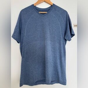 Lululemon Men's Metal Vent Tech Short Sleeve Size L Color Blue V Neck